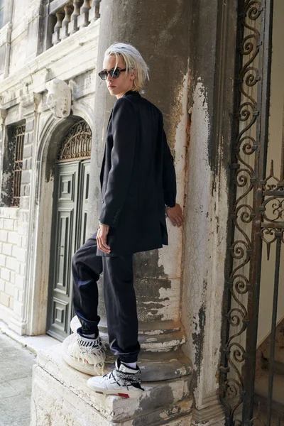 Look 25